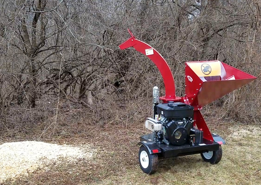Merry Commerical Wood Chippers with freshly shredded wood chips