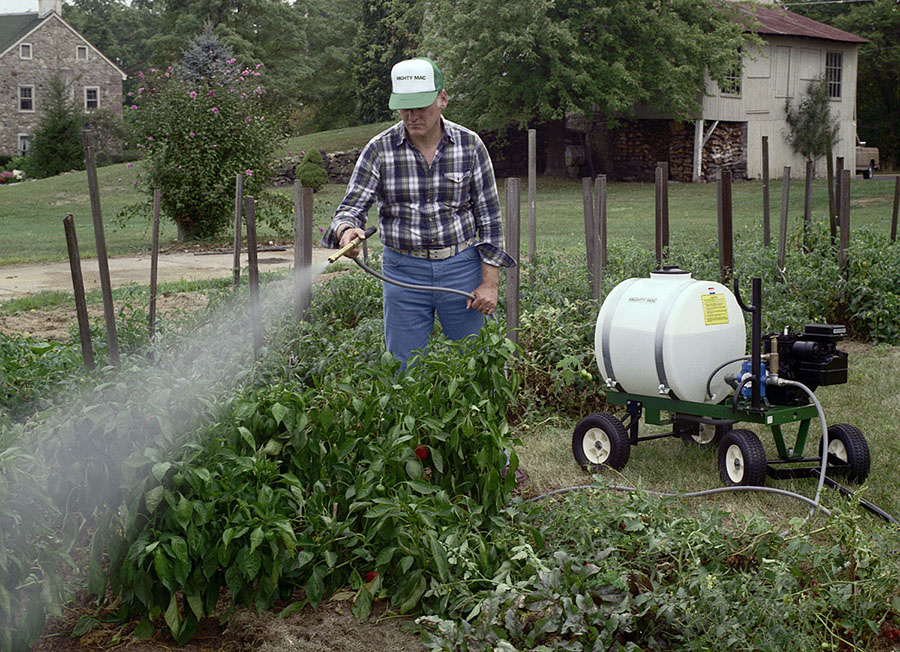 Mighty Mac PS322T 22 Gallon Sprayer watering garden