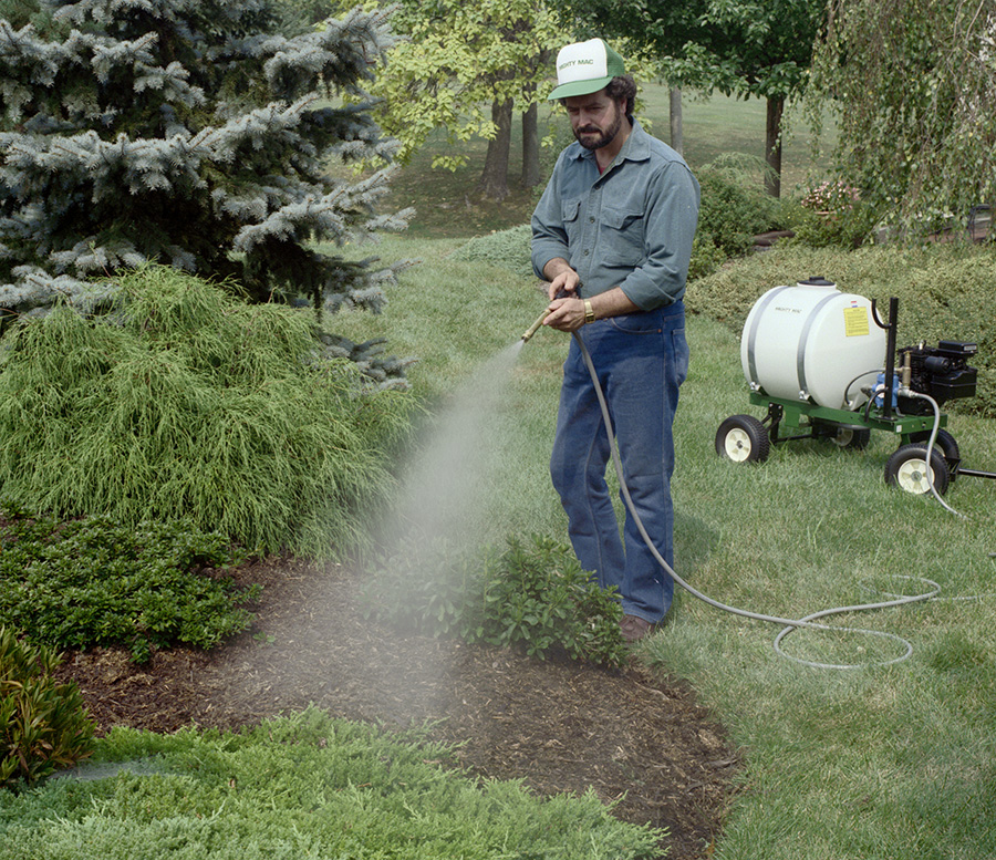 Mighty Mac PS322T 22 gallon Sprayer in action